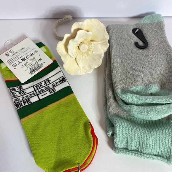 6 for $20❤️BNWT 2 pairs of socks 1 Muk Luks , 1 Colorful Tea-Themed Socks Set - Picture 2 of 6